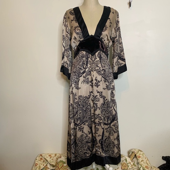 Cigana Dresses & Skirts - Cigana Silk Stunning Vintage Maxi Dress